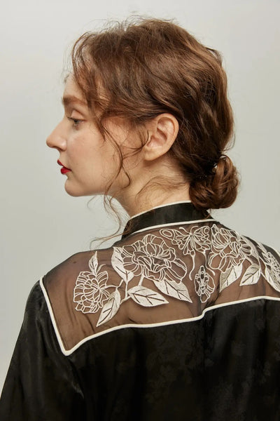 《手相を見せてみて》オリジナル刺繍シノワズリブラウス-Black