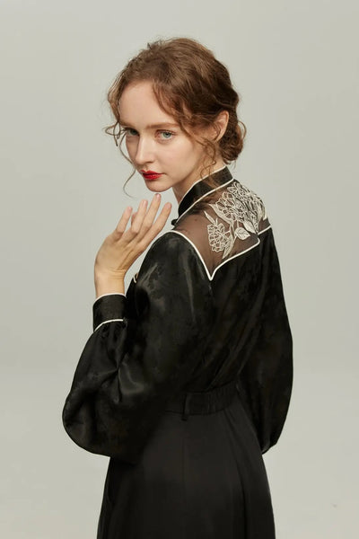 《手相を見せてみて》オリジナル刺繍シノワズリブラウス-Black