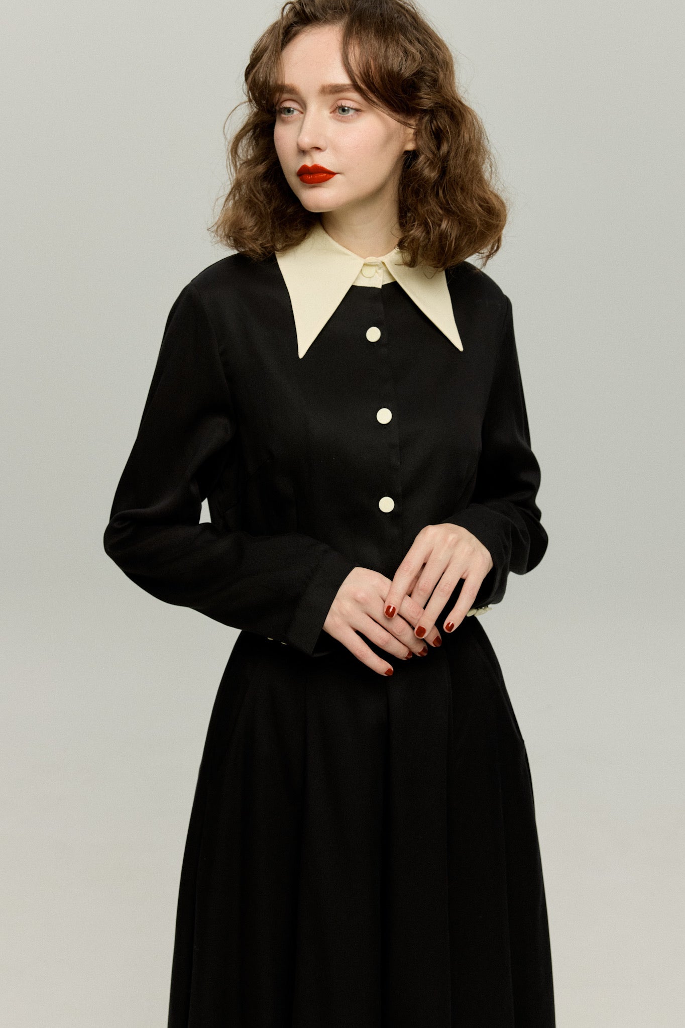 《つい一口食べちゃいました》バリモアカラークロップドブラウス-Black