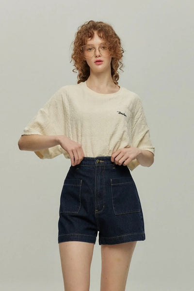 《ステラの話し方を真似している》シノワズリデザインTnewtiesロゴトップス-Ivory