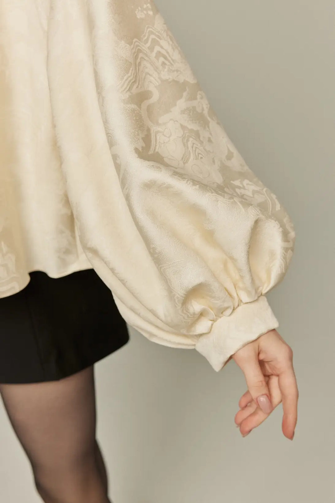 スーベニアショップに寄ろう》バルーンスリーブリボントップス-Ivory