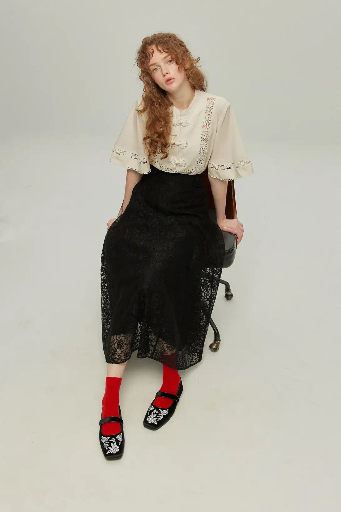 TNEWTIESオリジナル刺繍パンプス-Black