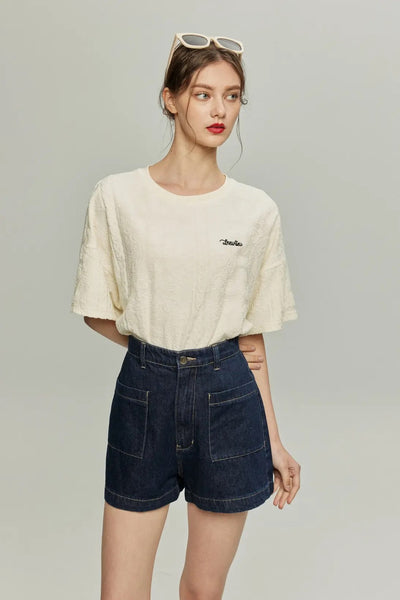 《ステラの話し方を真似している》シノワズリデザインTnewtiesロゴトップス-Ivory