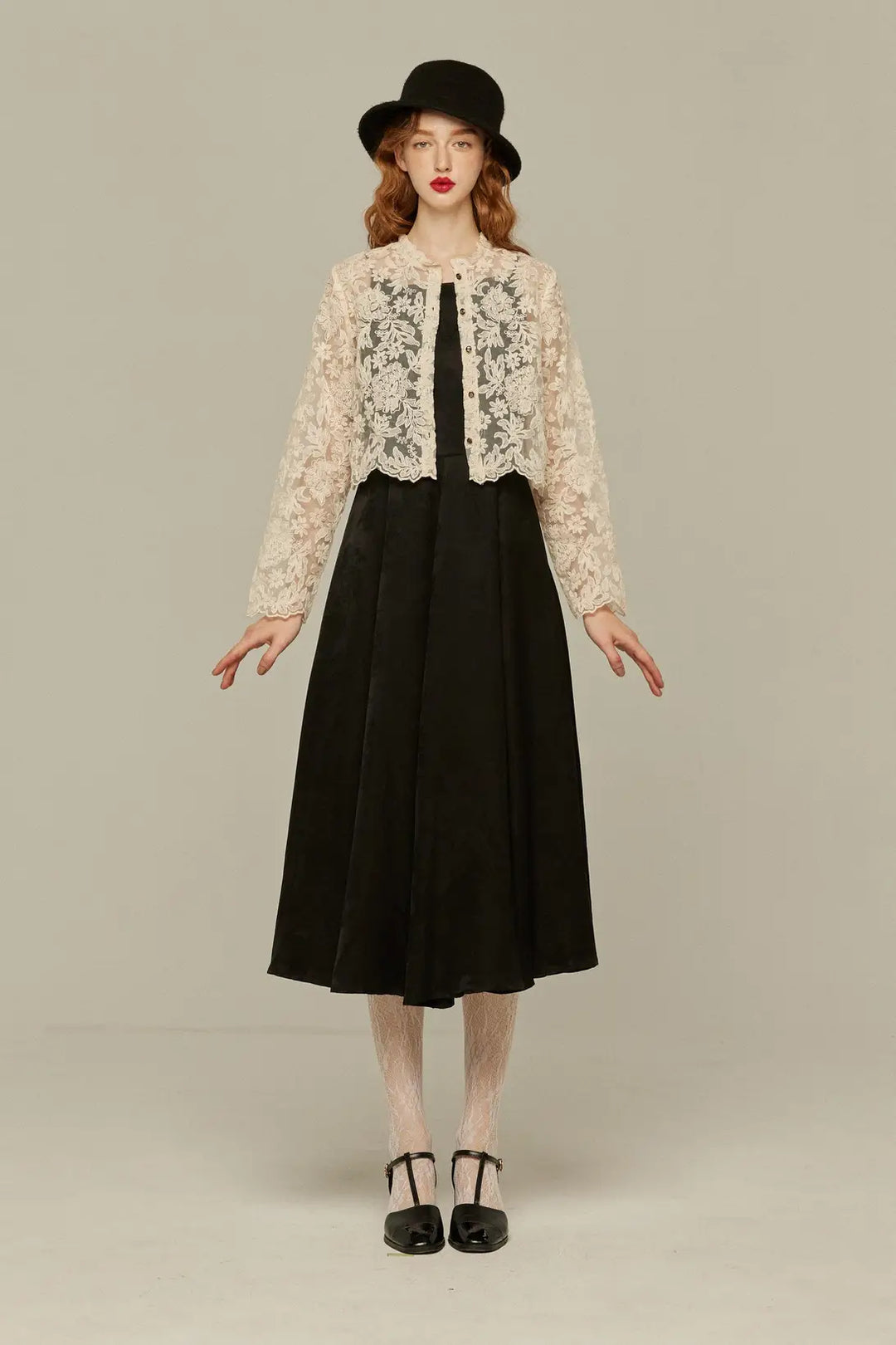 ソフィアの入れ歯》インナー付きフラワーレースブラウス-Cream