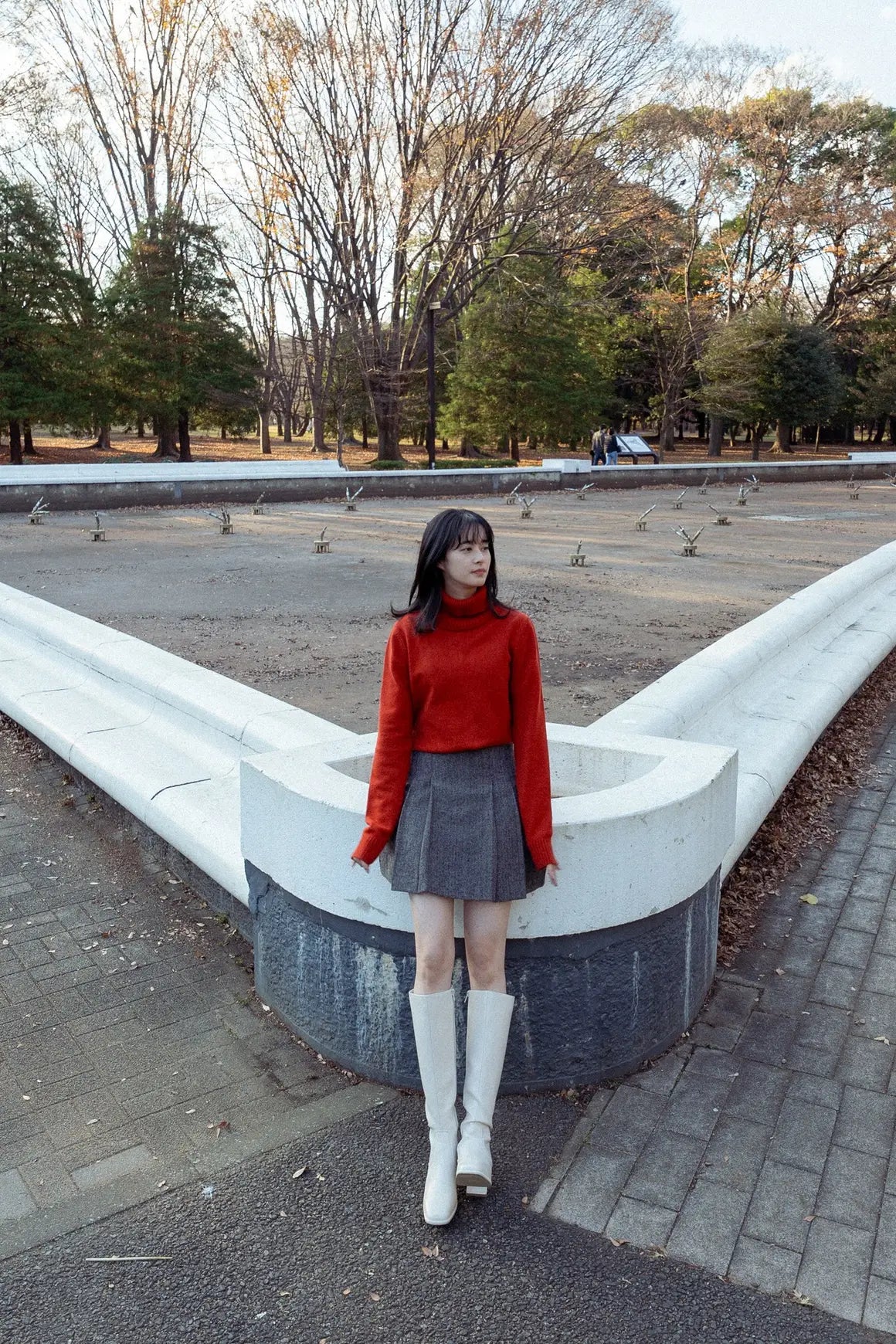 《I picked up a bag full of pine cones》 Front pleated high waist skirt-Gray