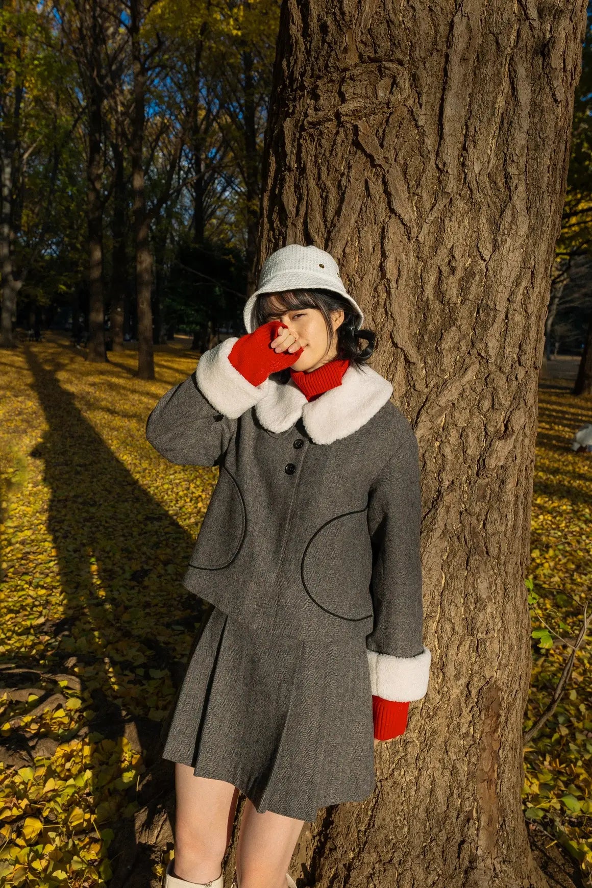 《I picked up a bag full of pine cones》 Front pleated high waist skirt-Gray