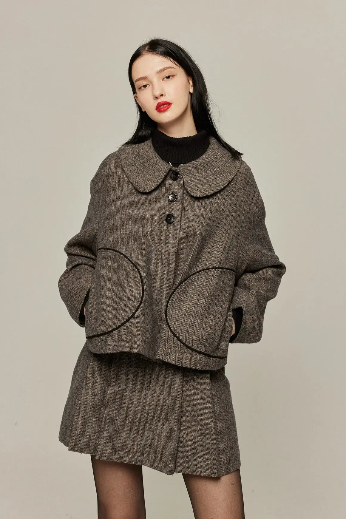《I picked up a bag full of pine cones》 Front pleated high waist skirt-Gray