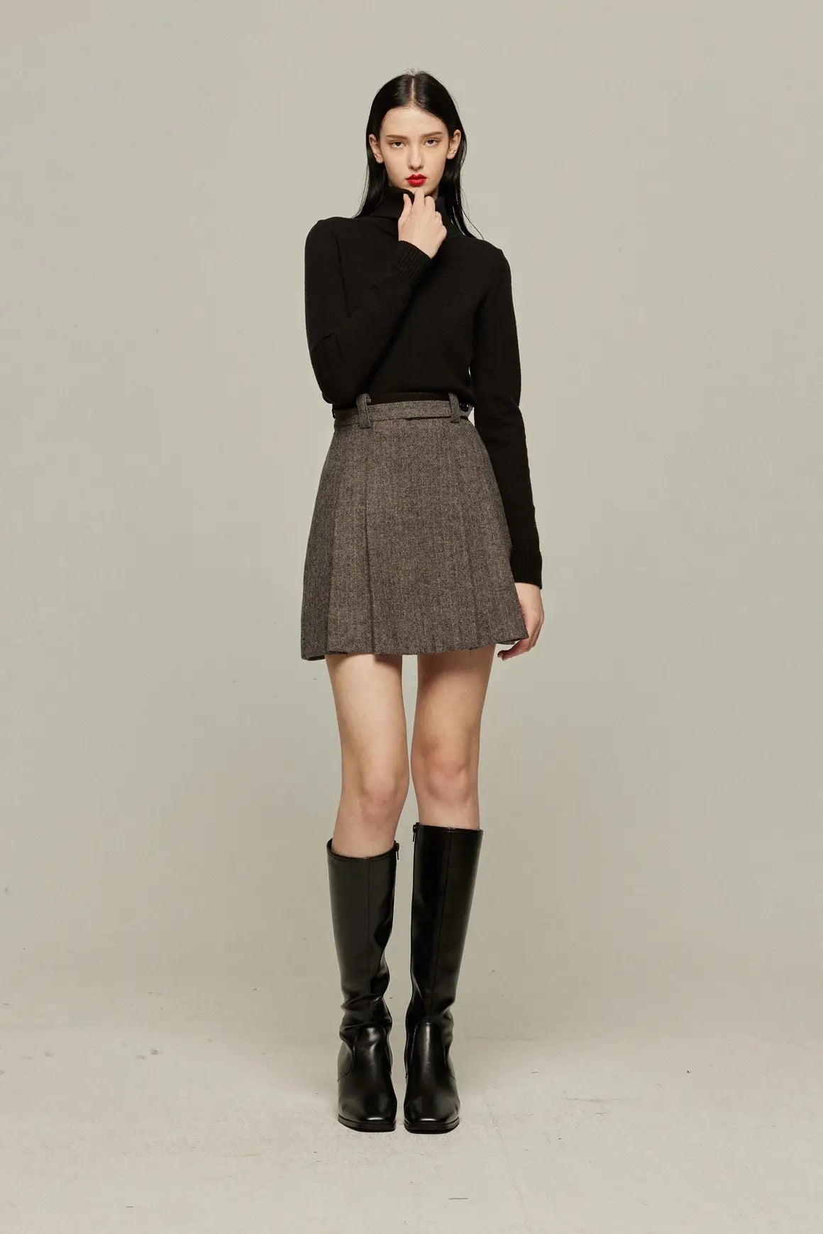 《I picked up a bag full of pine cones》 Front pleated high waist skirt-Gray