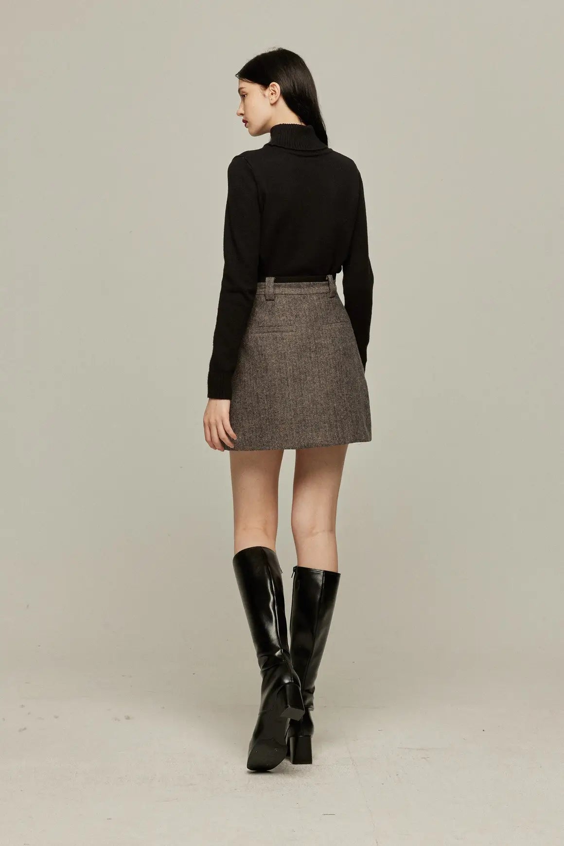 《I picked up a bag full of pine cones》 Front pleated high waist skirt-Gray