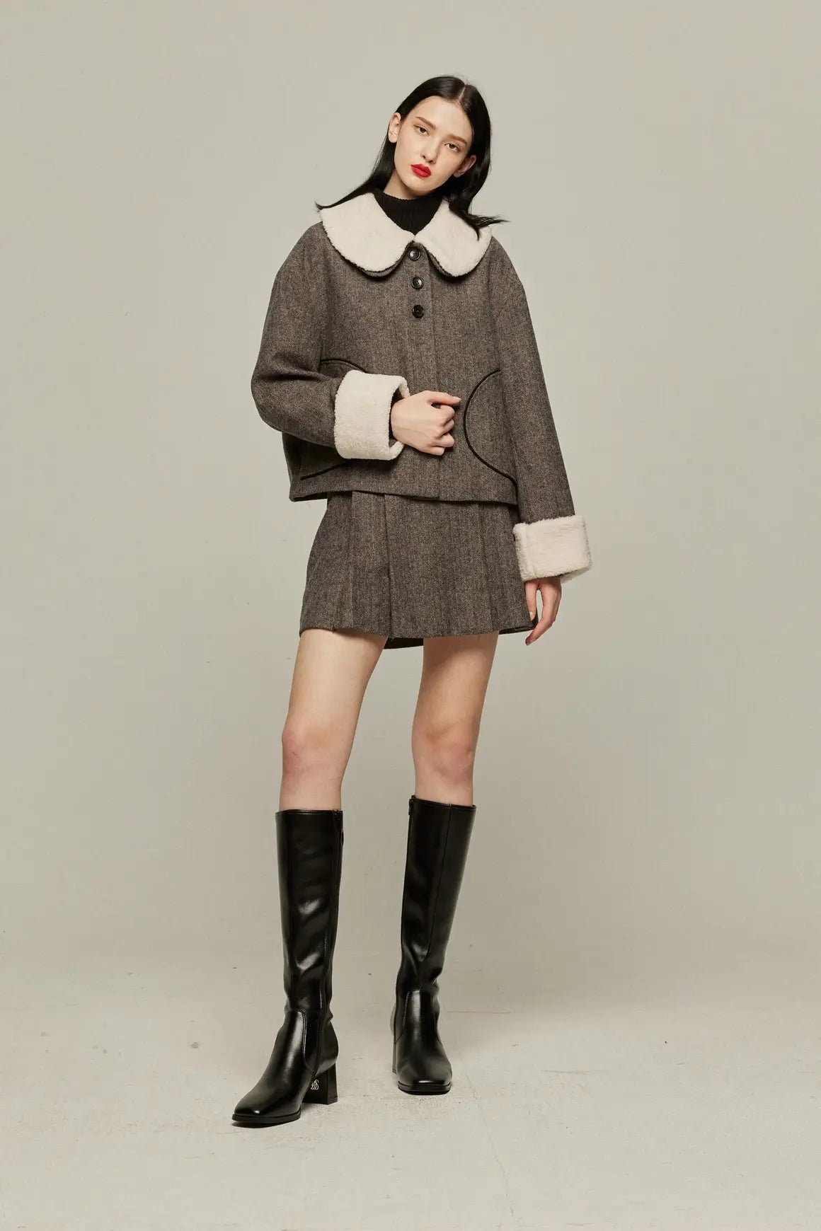 《I picked up a bag full of pine cones》 Front pleated high waist skirt-Gray