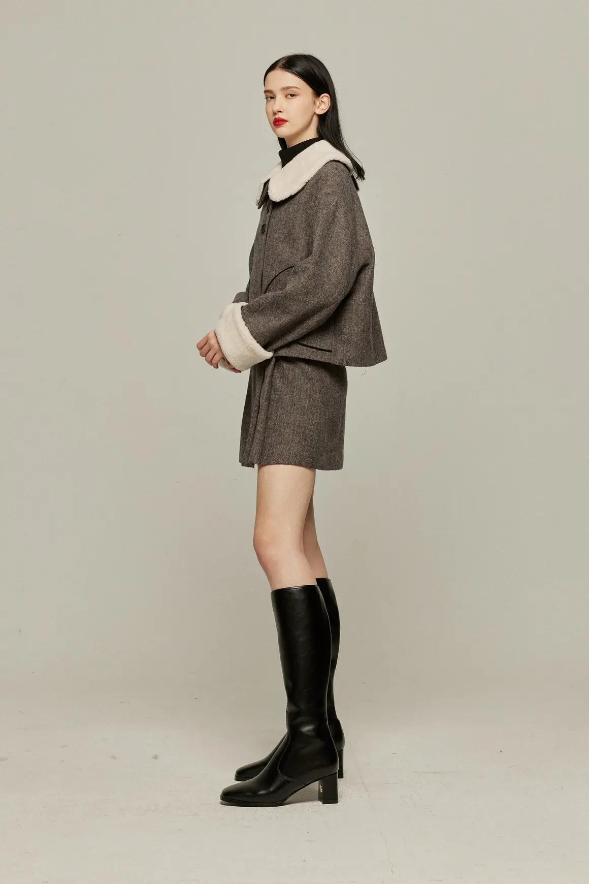 《I picked up a bag full of pine cones》 Front pleated high waist skirt-Gray