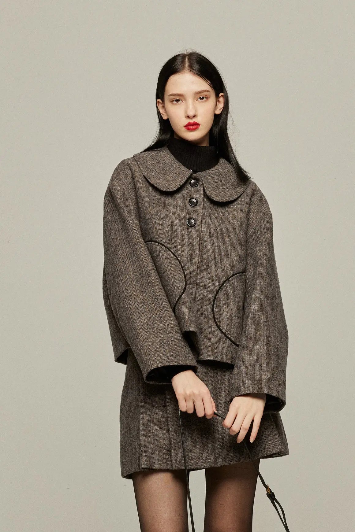 《I picked up a bag full of pine cones》 Front pleated high waist skirt-Gray