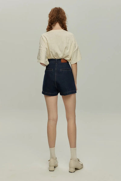 《ステラの話し方を真似している》シノワズリデザインTnewtiesロゴトップス-Ivory