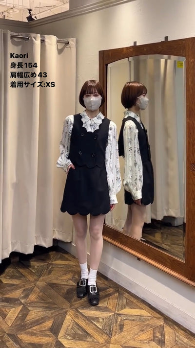 《そばかすができた》スカラップデザインショートスカート-Black