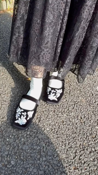 TNEWTIESオリジナル刺繍パンプス-Black