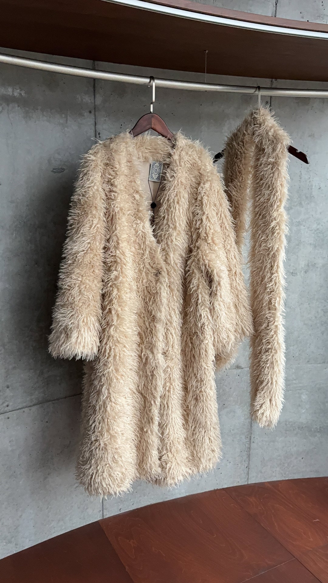 《どの動物が鳴いているの？》オーバーシルエットファーコート-Cream