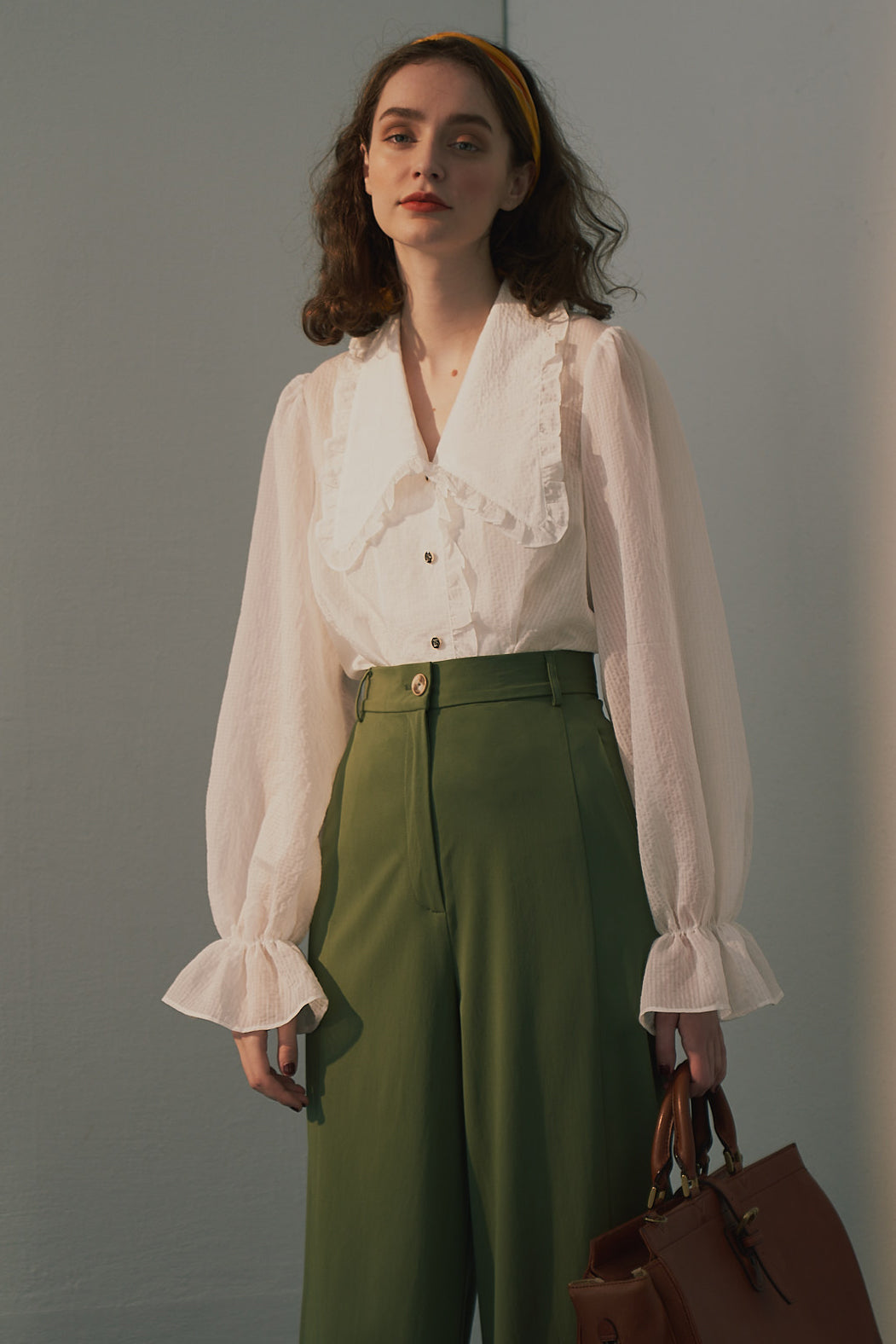 《メリーがまた嫉妬している》シースルーフリルブラウス-Off White