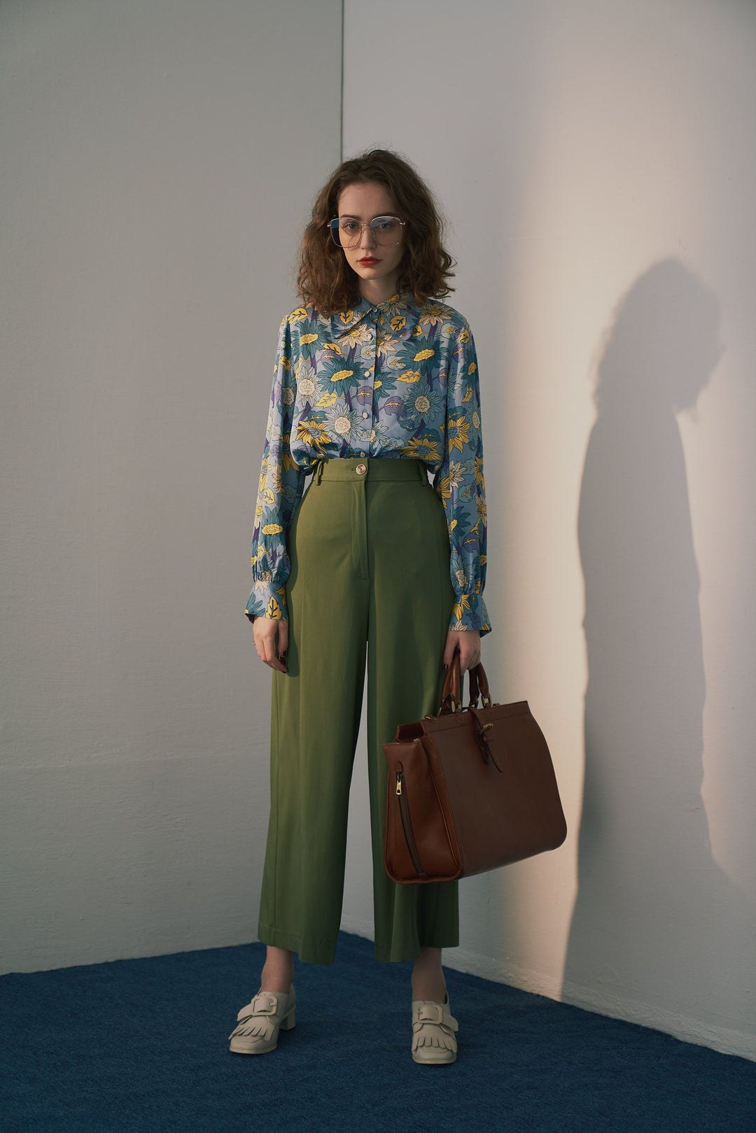 木の枝で地図を描いて》ハイウエストスリットパンツ-Light green