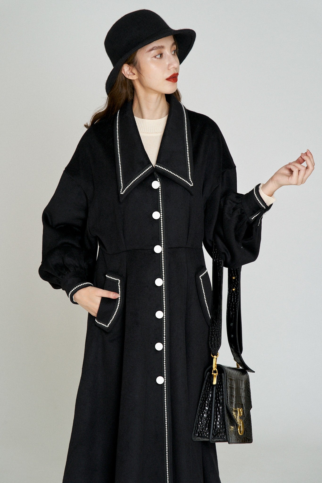 【Pre-order】《Tonight's show》Petal collar coat