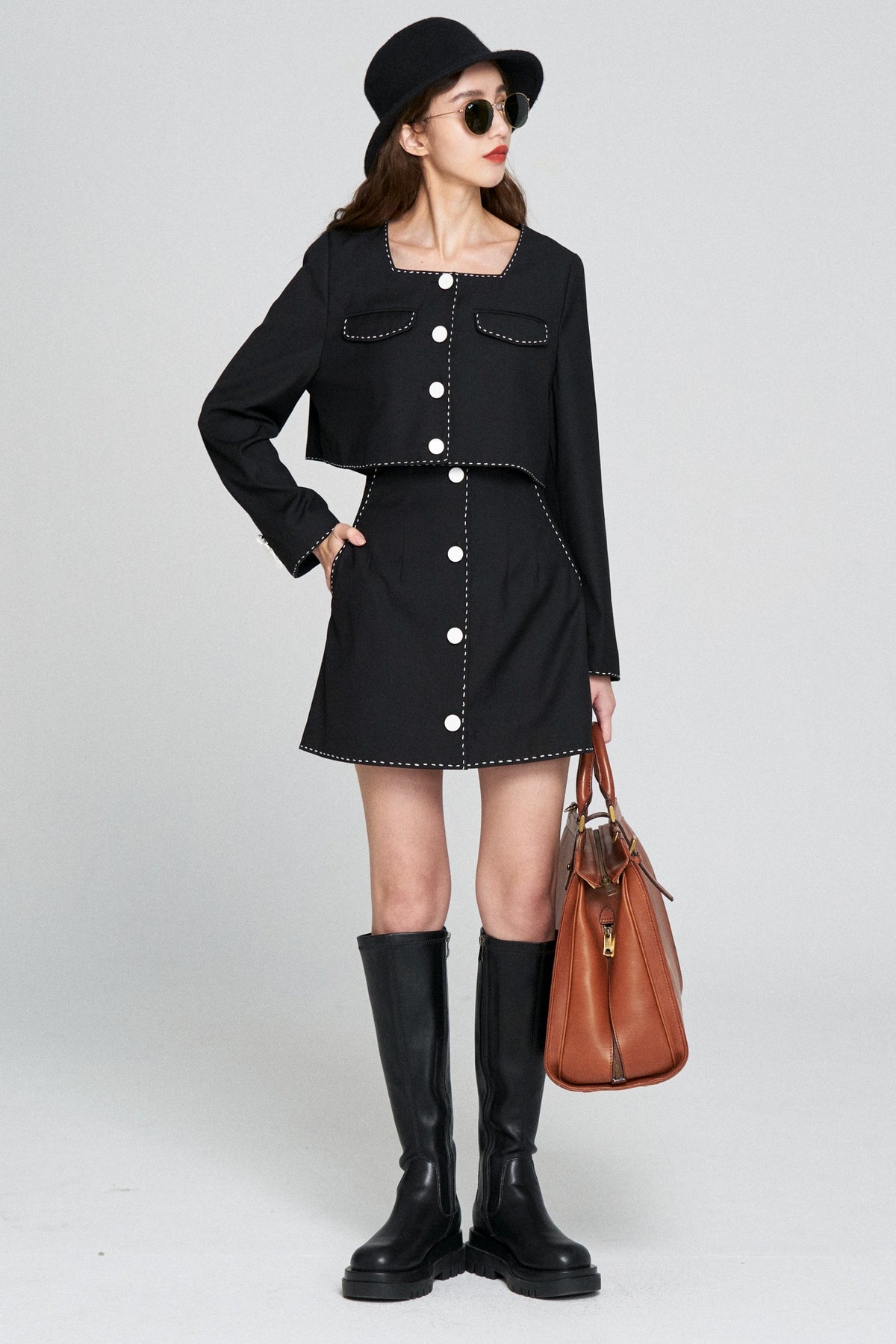 《Helen Doesn't Eat Sweets》High Waist Skirt Black