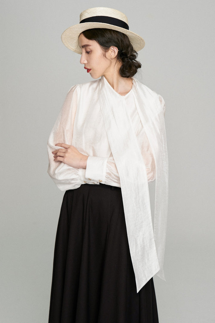 《トレヴィの泉に財布を落としちゃった》リボンブラウス-White