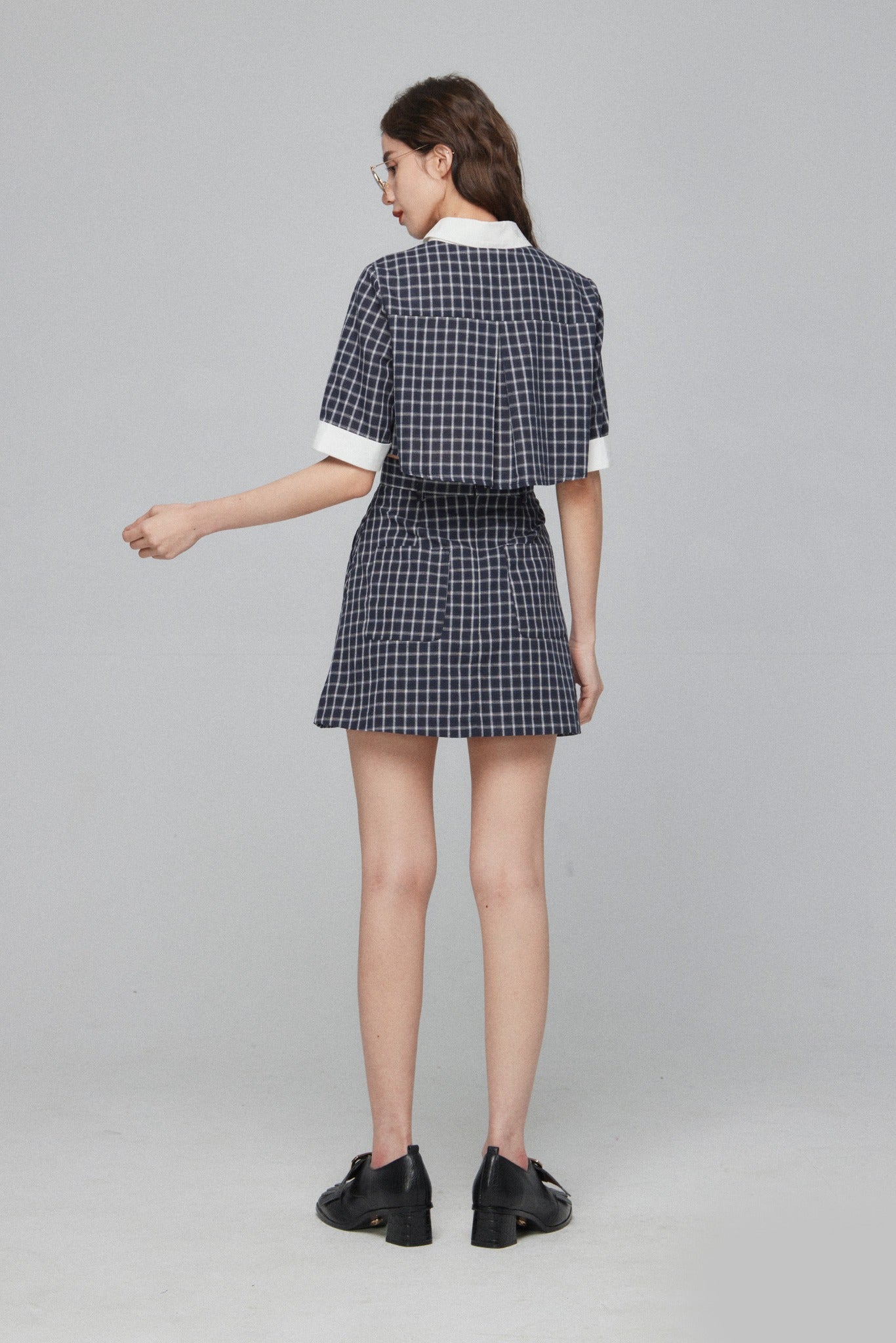 パズルのラストピース》クロップドチェックブラウス-Dark Navy – Tnewties