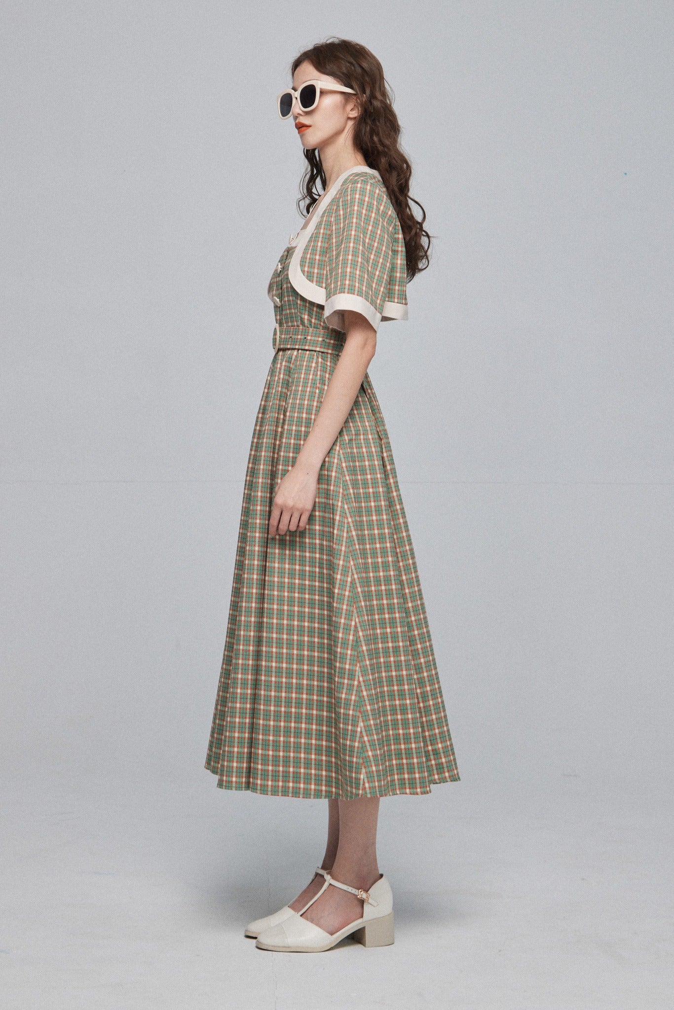 《北京ダックを持ち帰りで》ショルダーストラップハイウエストドレス-Green