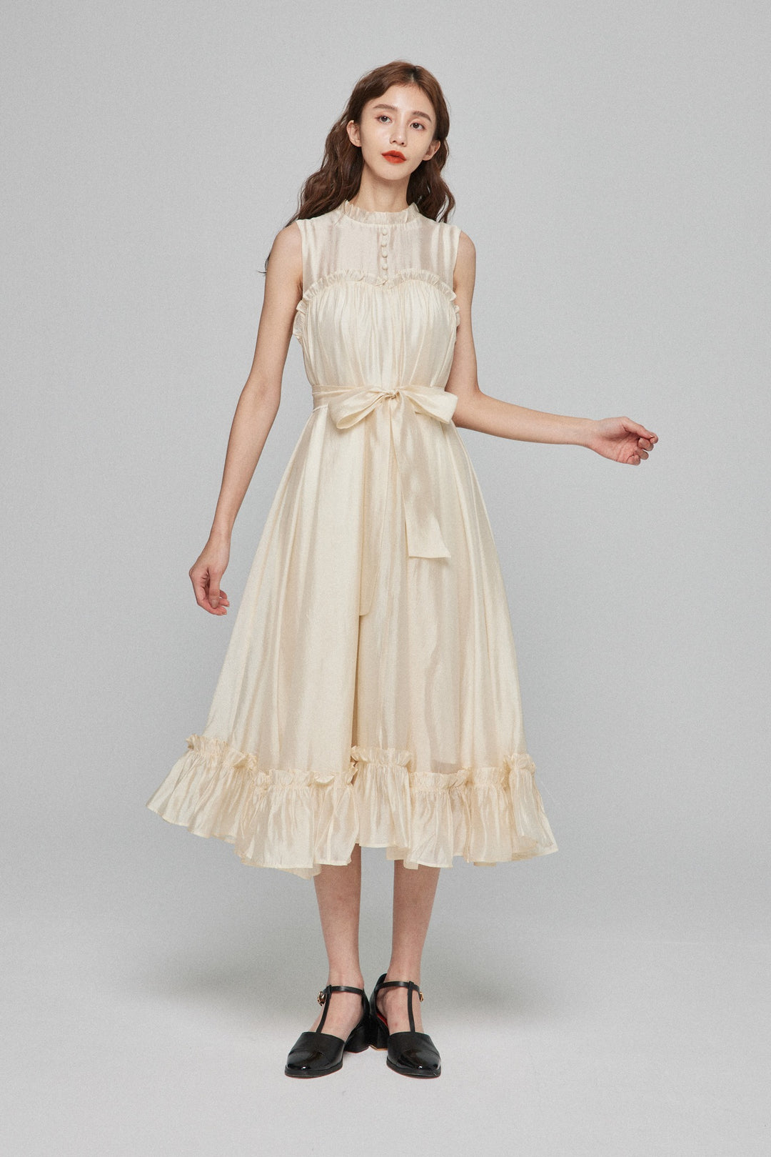 《キラキラ輝く湖面に》ラッフルトリムドレス-White