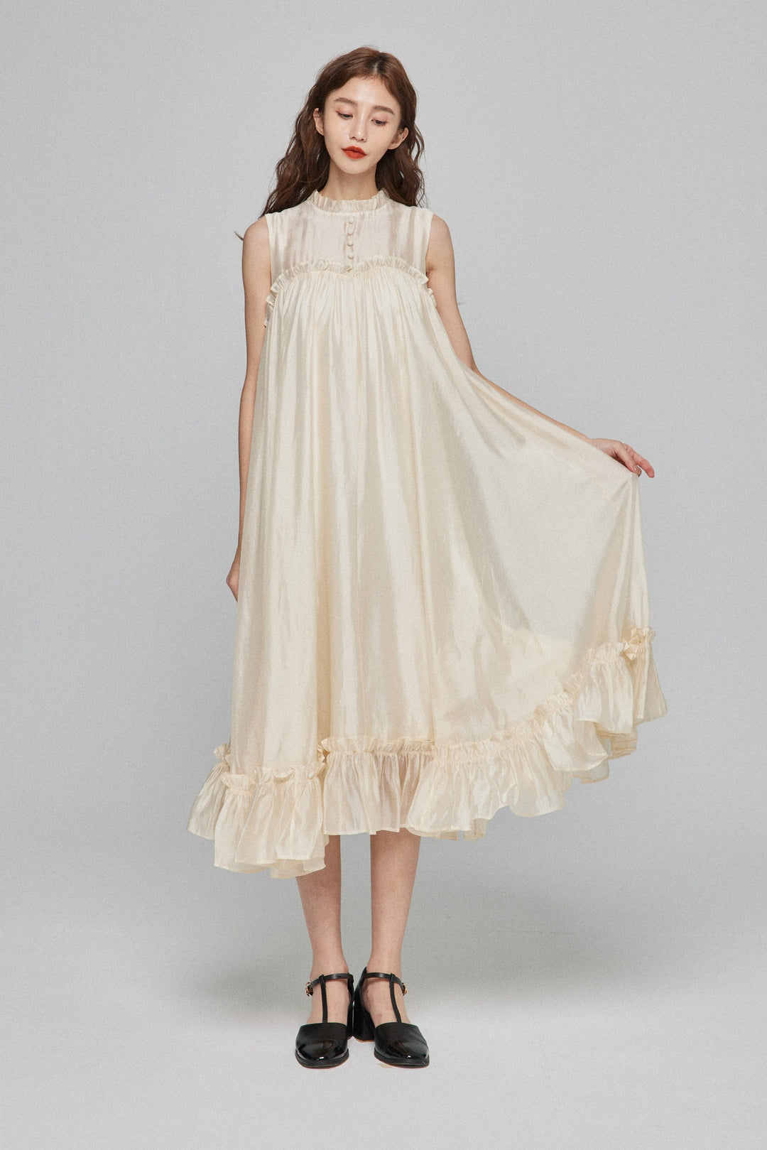 《キラキラ輝く湖面に》ラッフルトリムドレス-White