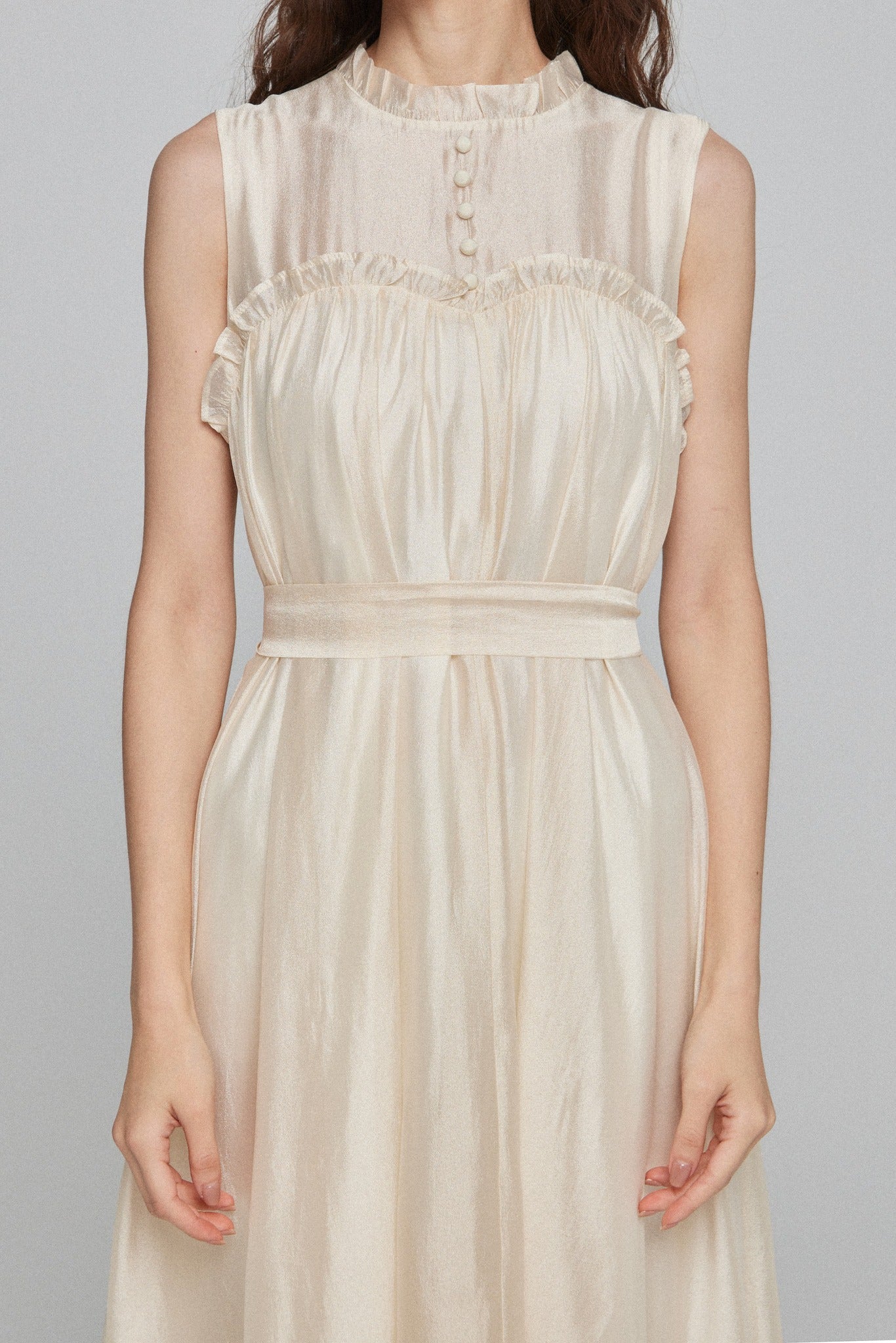 キラキラ輝く湖面に》ラッフルトリムドレス-White – Tnewties