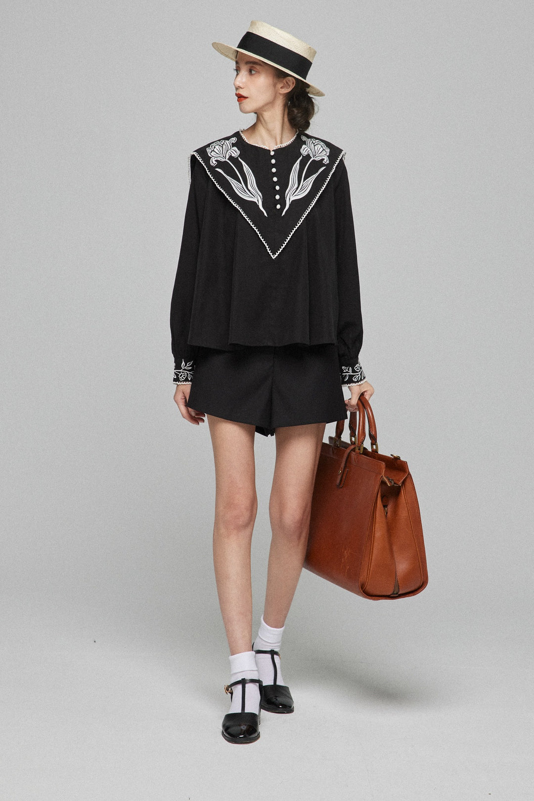 羊皮紙に書いて トゥエンティーズ tnewties ワンピース 羊皮紙に書いて》ハイウエストショートパンツ-Black – Tnewties