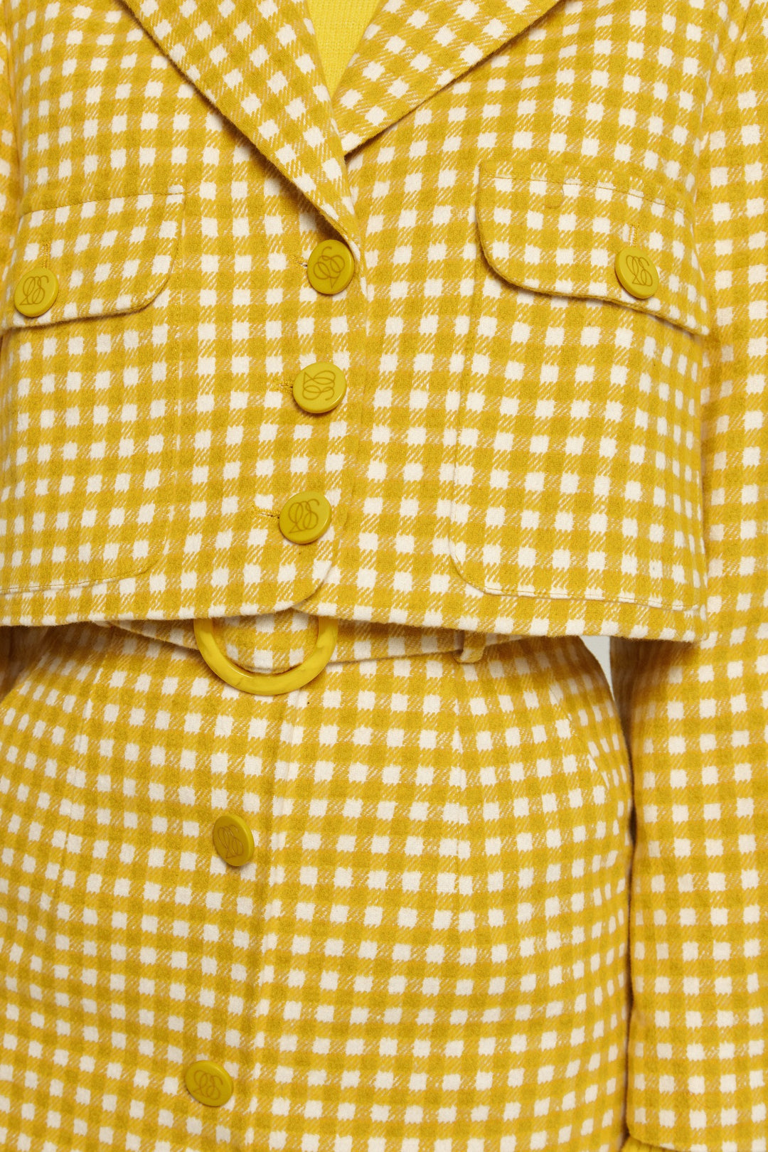 《ウィッグとサングラスをして》ギンガムチェックジャケット-Yellow