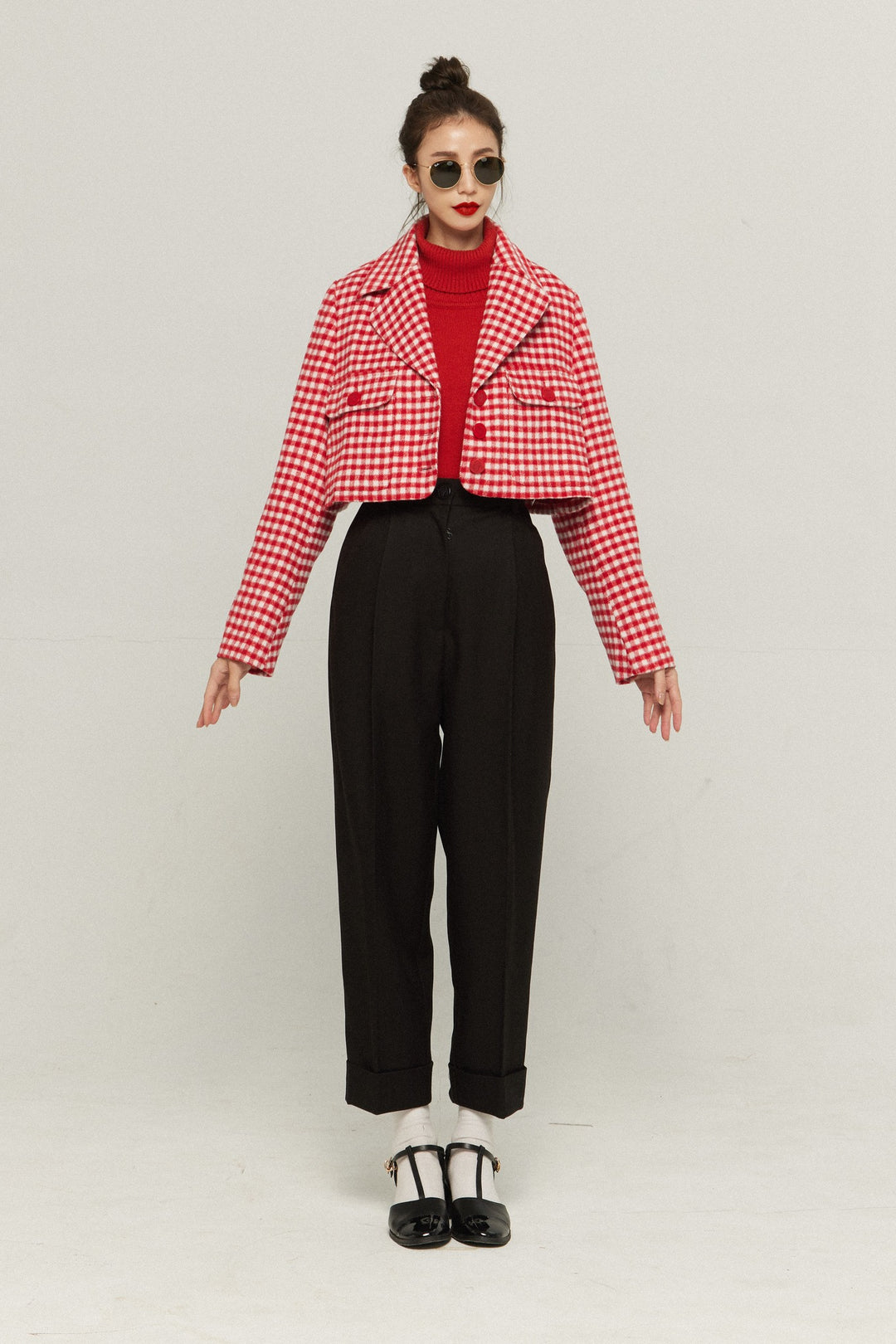 《ウィッグとサングラスをして》ギンガムチェックジャケット-Red