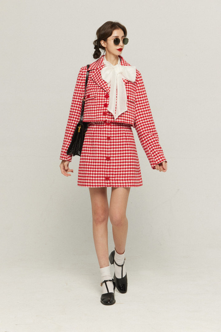 《ウィッグとサングラスをして》ギンガムチェックジャケット-Red