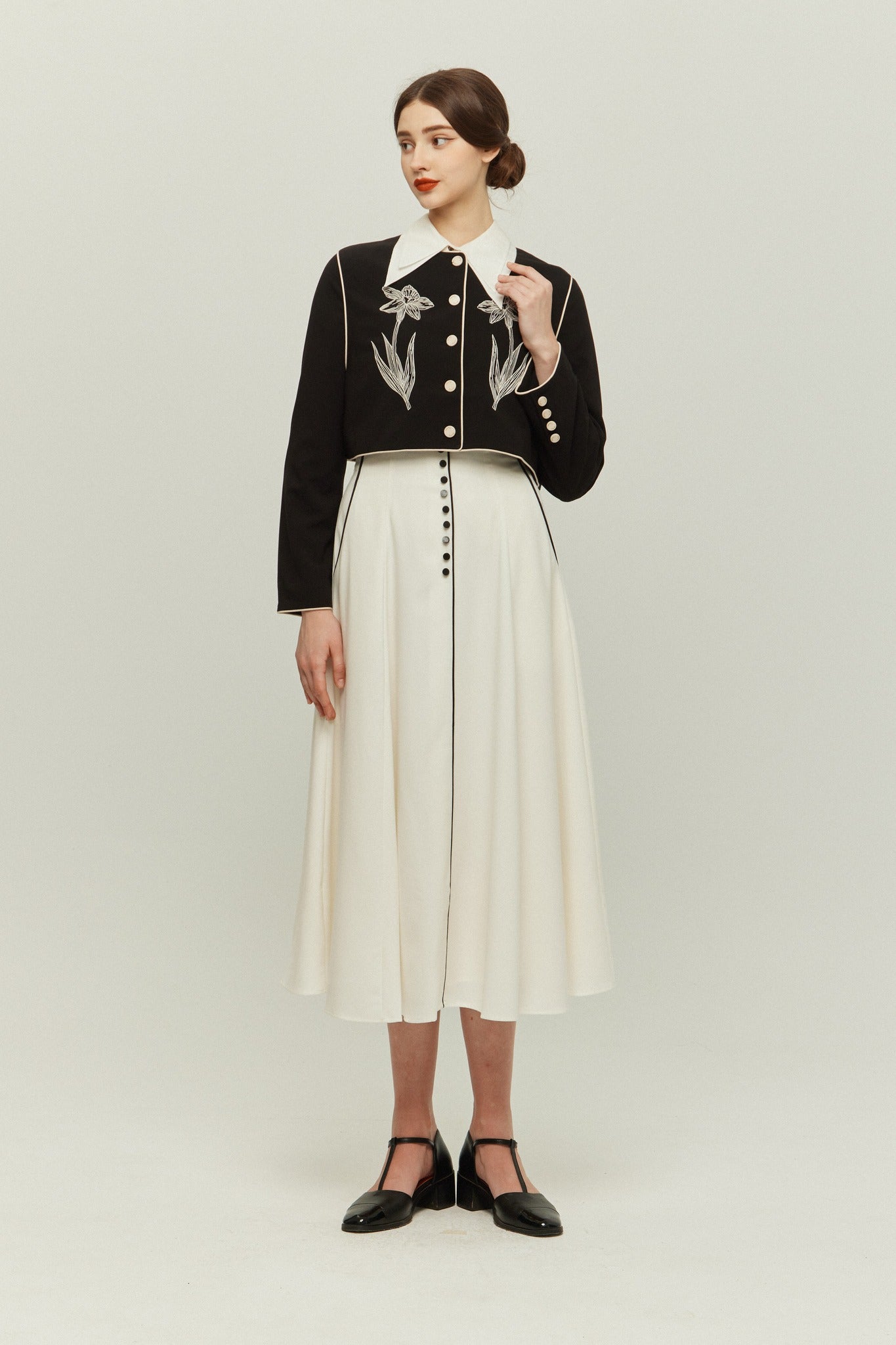 《Cast the moon spell》Flare sleeve frilled blouse
