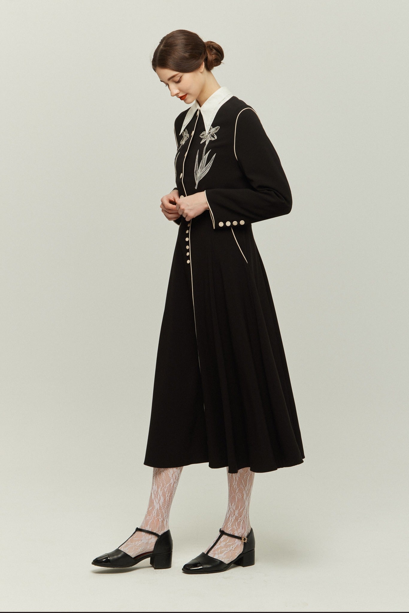 《Cast the moon spell》Flare sleeve frilled blouse