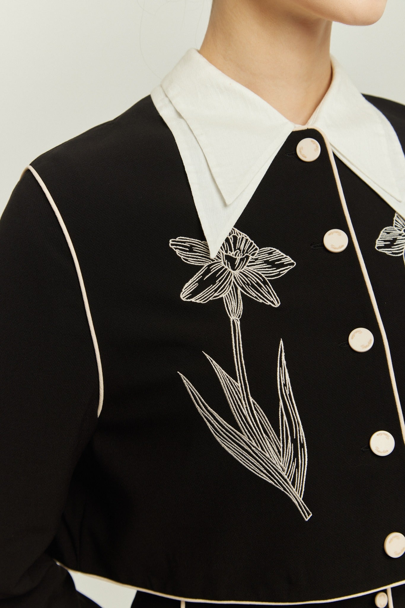 《Cast the moon spell》Flare sleeve frilled blouse
