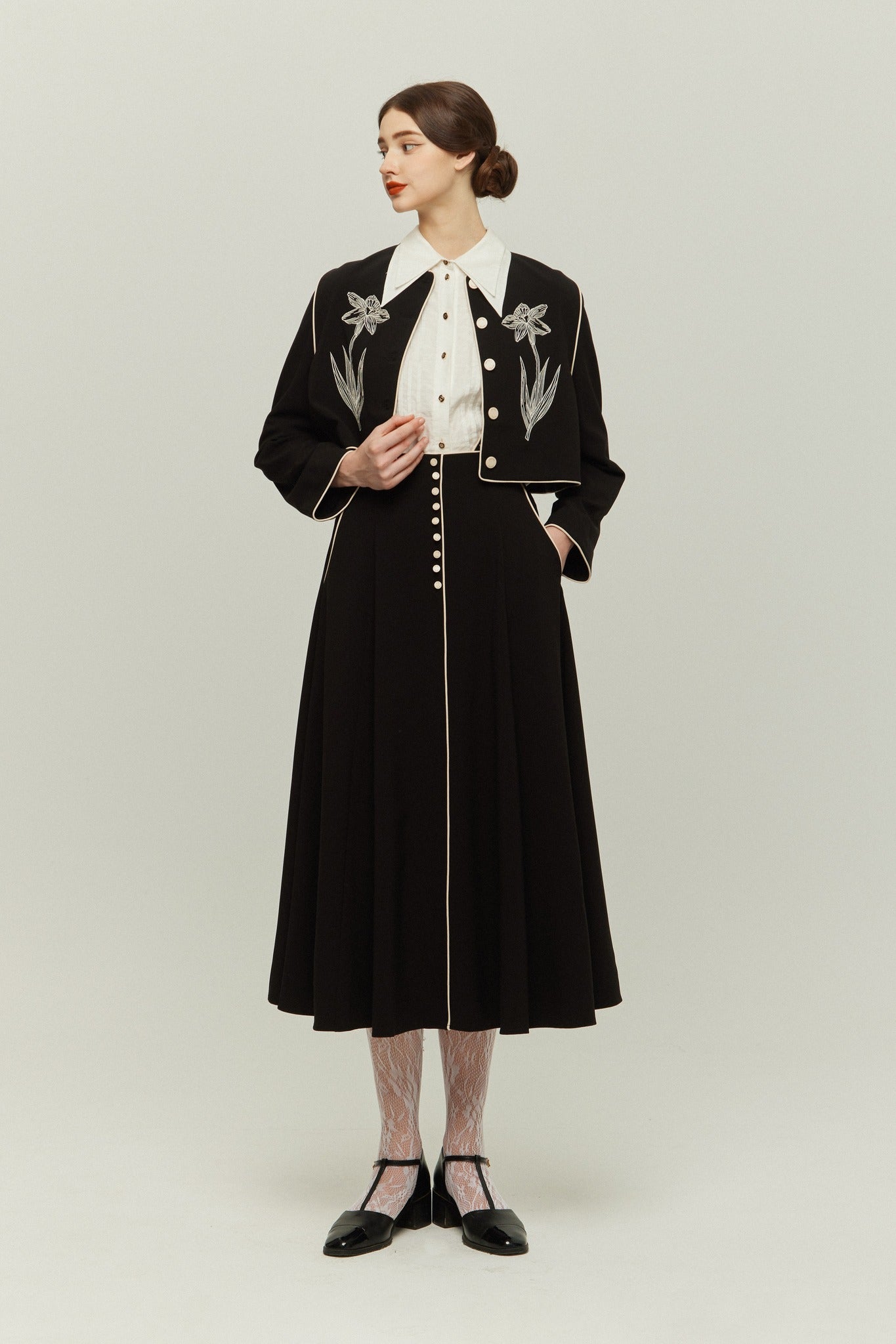 《Cast the moon spell》Flare sleeve frilled blouse