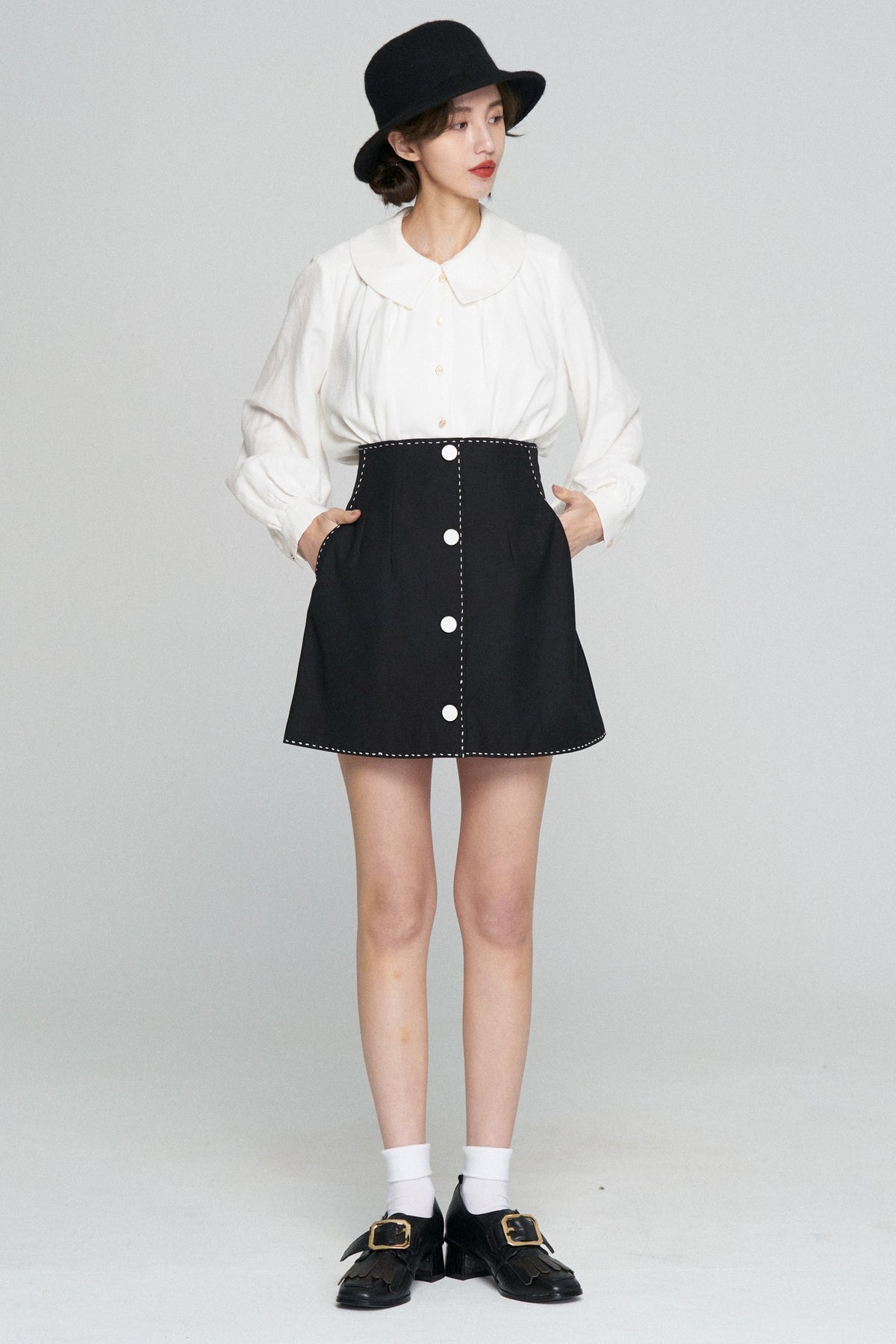 《Helen Doesn't Eat Sweets》High Waist Skirt Black