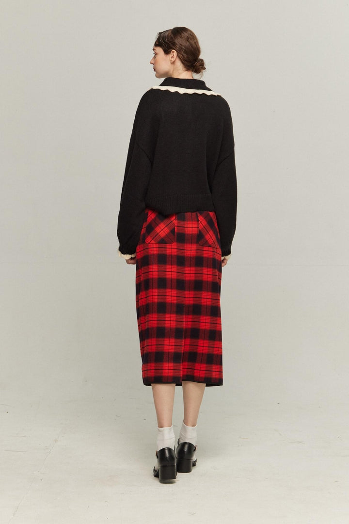 《I only want to eat salad》 Scallop design knit cardigan-Black