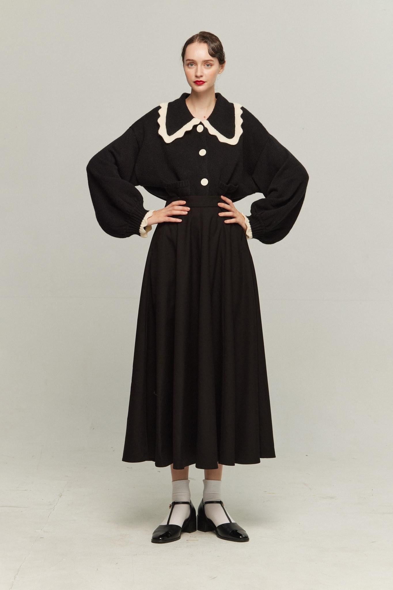 《Cast the moon spell》Flare sleeve frilled blouse