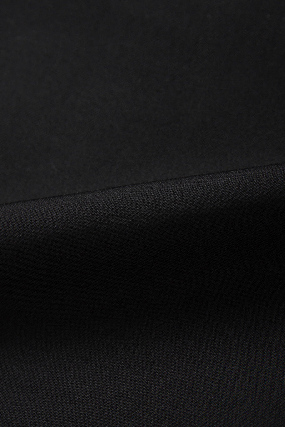 《ヘレンは甘い物を食べない》ハイウエストスカート-Black