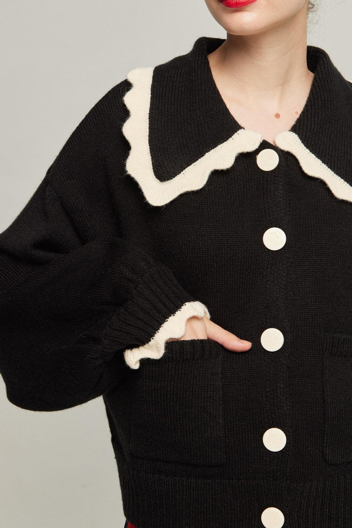 《I only want to eat salad》 Scallop design knit cardigan-Black