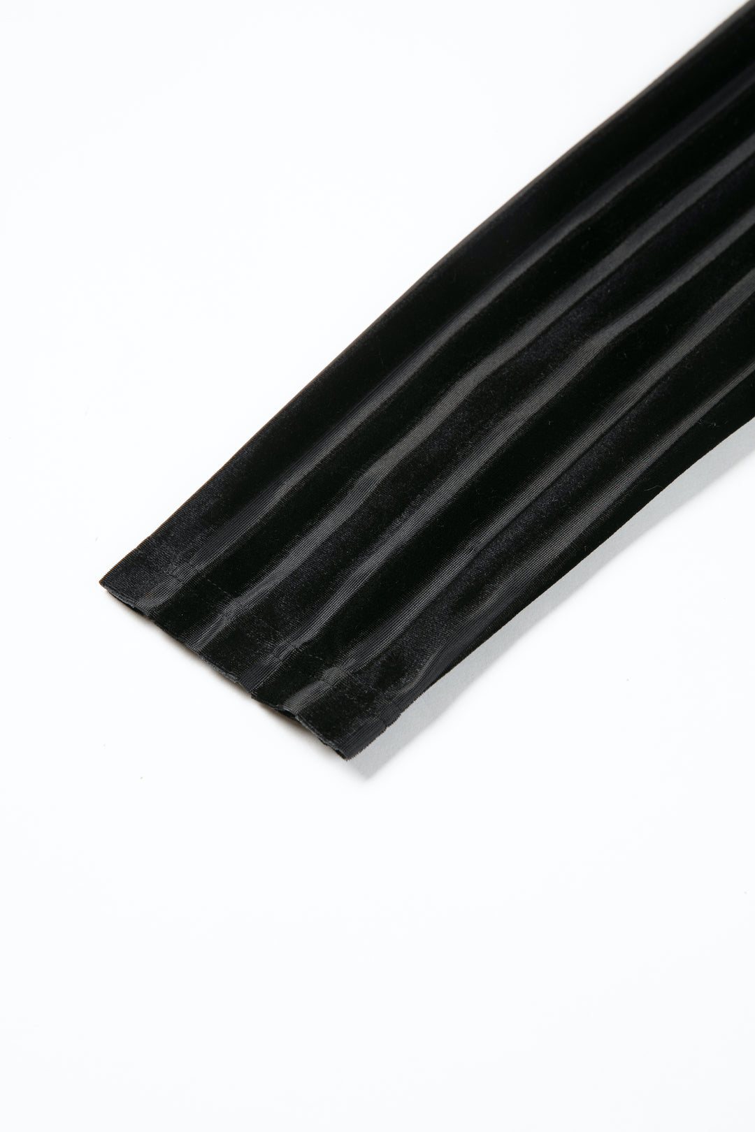 上の階から物音がする》ベルベットストライプトップ-Black – Tnewties