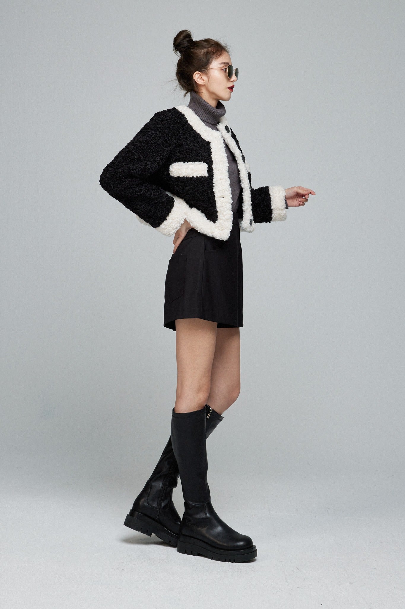 《私は今ラスベガスにいる》カーリーファージャケット-Black