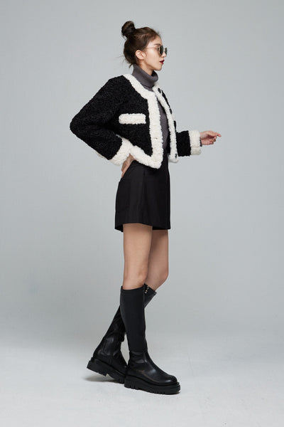 《私は今ラスベガスにいる》カーリーファージャケット-Black