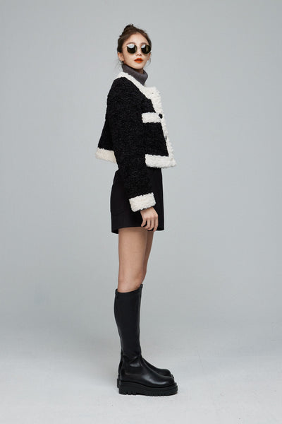 《私は今ラスベガスにいる》カーリーファージャケット-Black