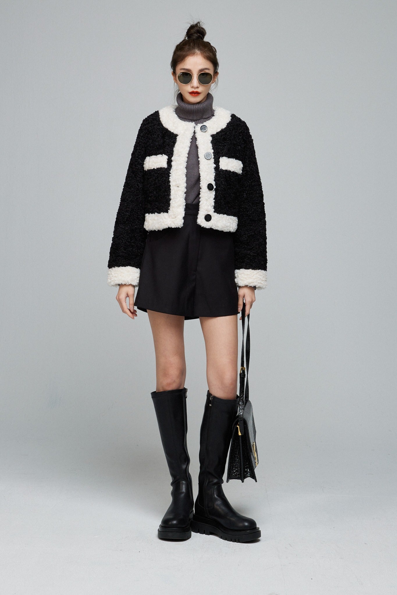 《私は今ラスベガスにいる》カーリーファージャケット-Black