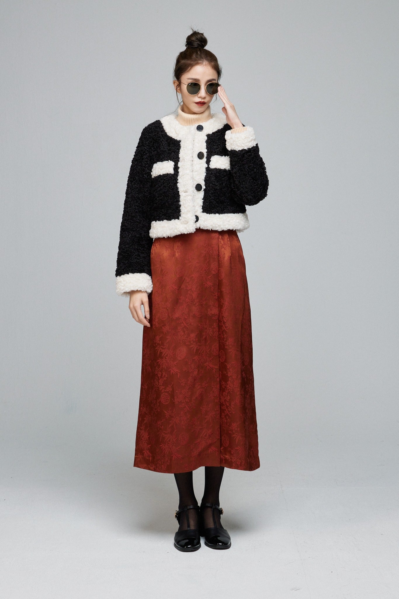 《私は今ラスベガスにいる》カーリーファージャケット-Black