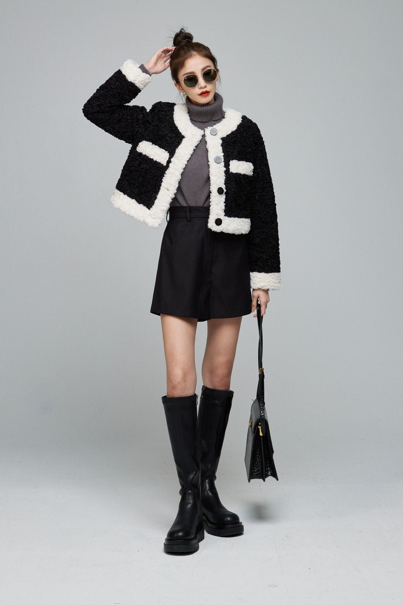 《私は今ラスベガスにいる》カーリーファージャケット-Black